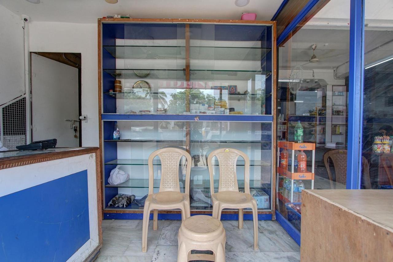 Oyo 38664 Rt Residency Hotel Golden Rock Bagian luar foto