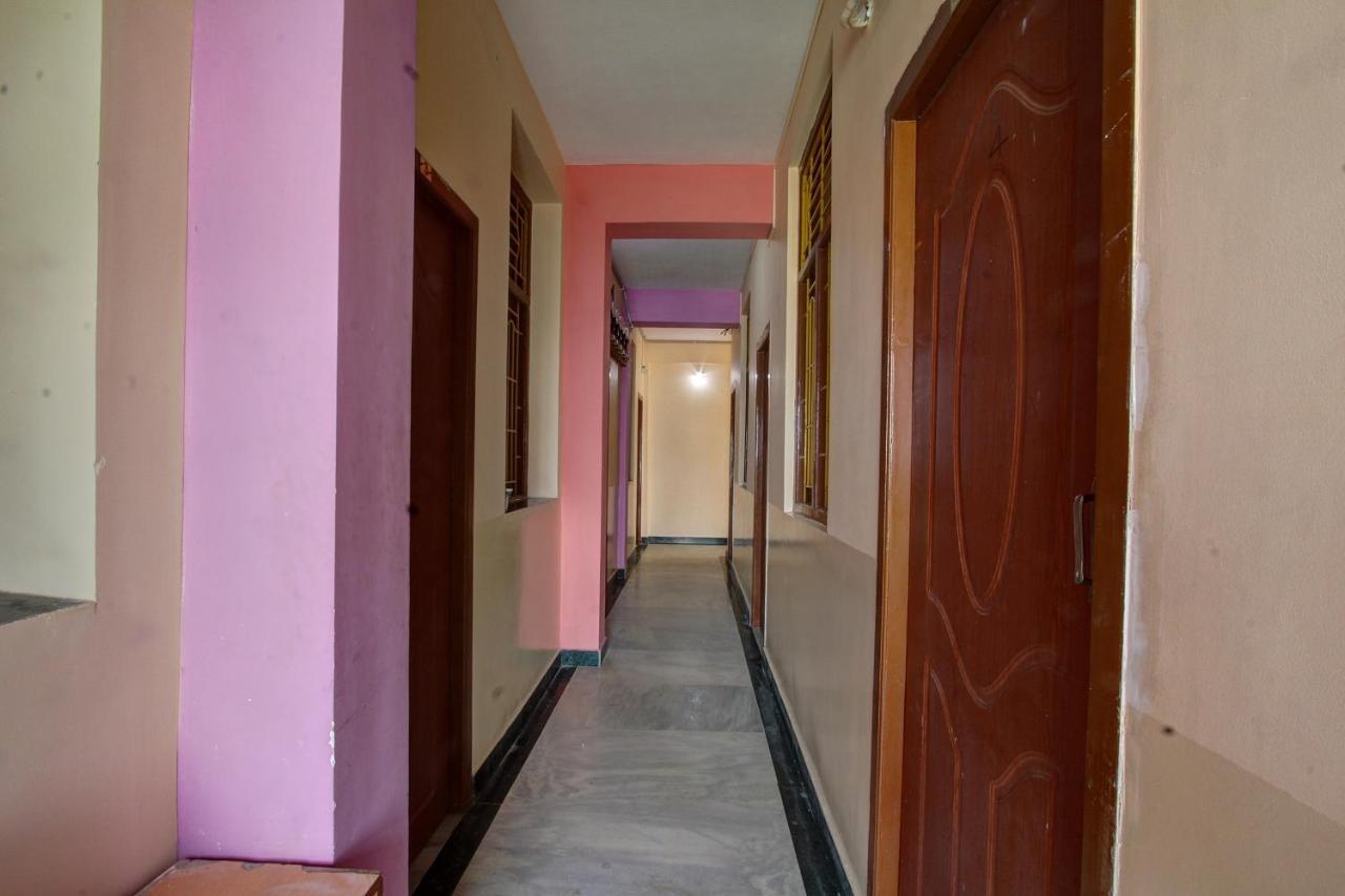 Oyo 38664 Rt Residency Hotel Golden Rock Bagian luar foto