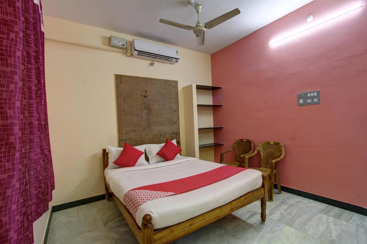 Oyo 38664 Rt Residency Hotel Golden Rock Bagian luar foto